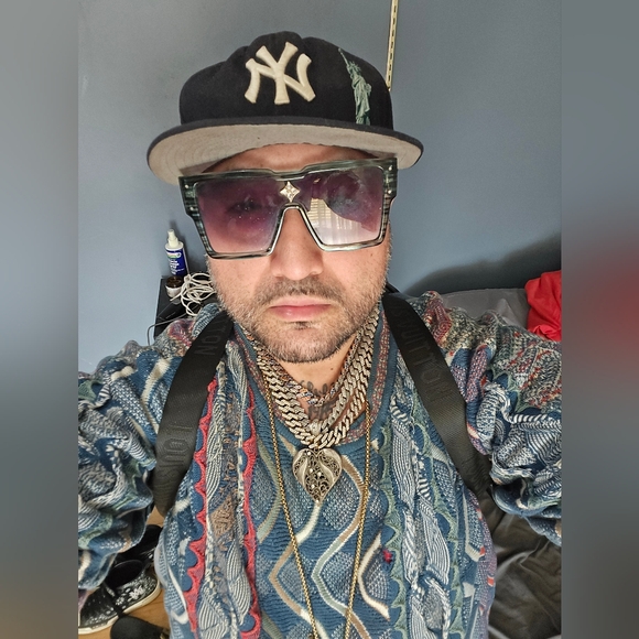 Meet your Posher, Juan - Picture 1 of 9